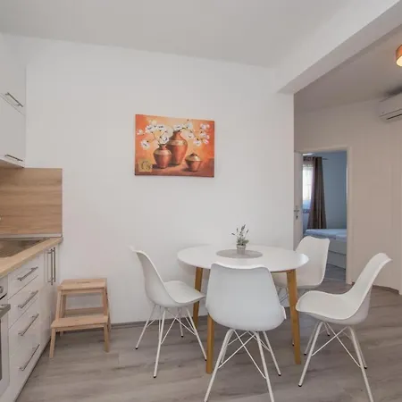 Lavanda House With 4*