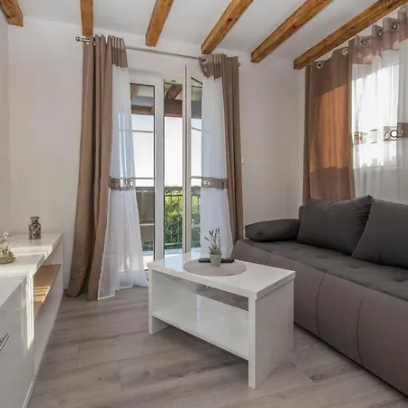 Lavanda House With 4* Buje