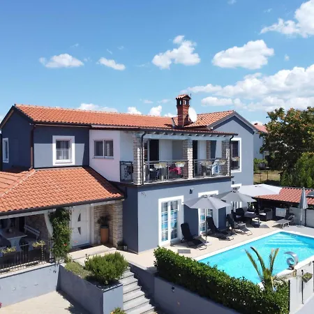 Lavanda House With 4* בוג'ה