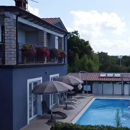 Lavanda House With 布耶