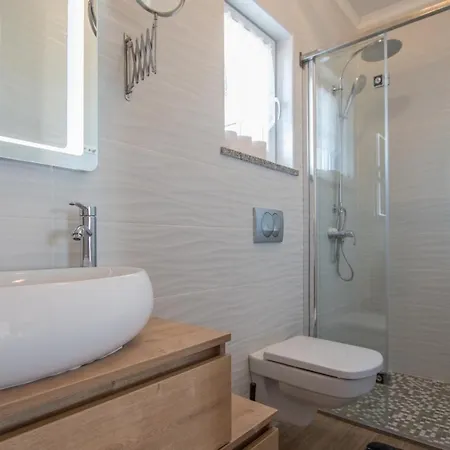 Lavanda House With 4*