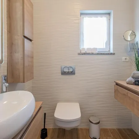 Lavanda House With 布耶